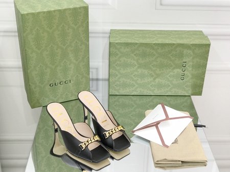 Gucci Open toe fish mouth sandals and slippers
