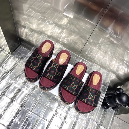 Gucci festival joint slippers
