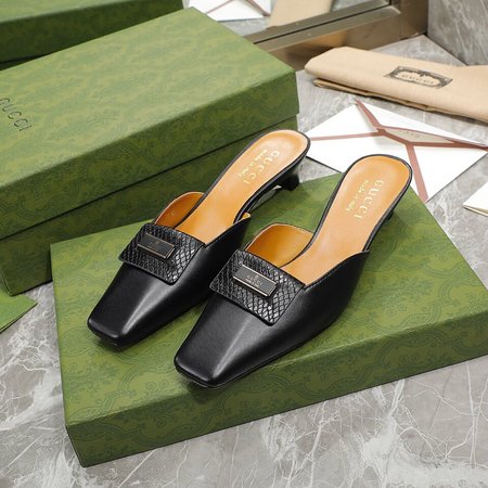 Gucci silk sandal slippers