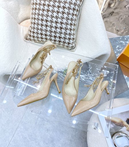 Louis Vuitton Chain women s shoes quality assurance