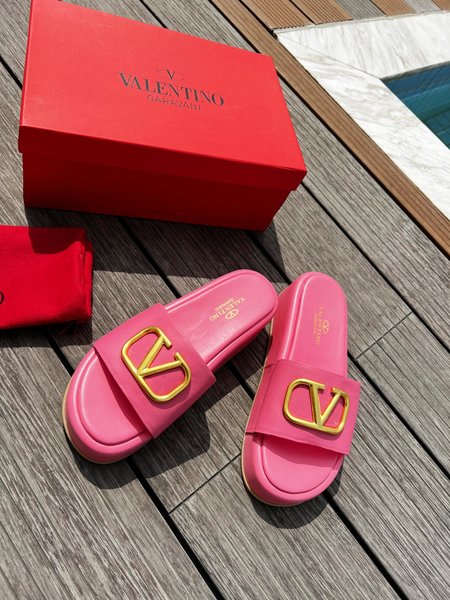 Valentino imported sheepskin leather shoes