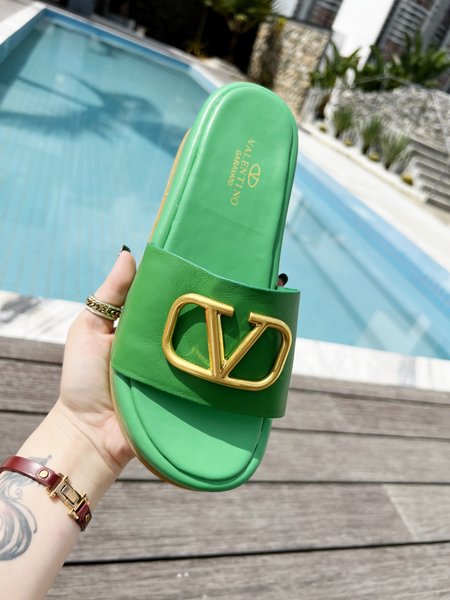 Valentino imported sheepskin leather shoes