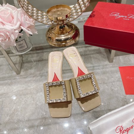 Roger Viver Classic square buckle slippers Simple design Love insole High texture lambskin cow lacquer silk