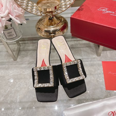 Roger Viver Classic square buckle slippers Simple design Love insole High texture lambskin cow lacquer silk