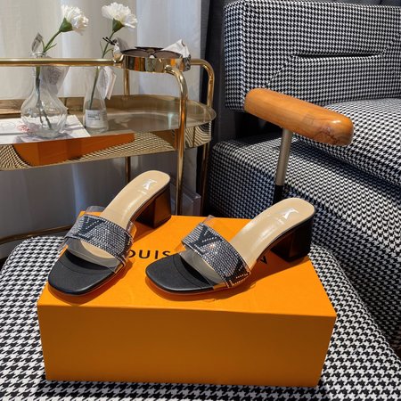 Louis Vuitton Slippers Lamb fabric TPU transparent film Genuine leather outsole
