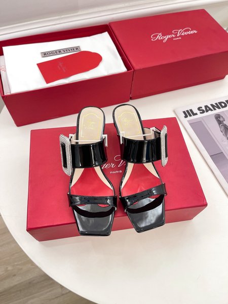 Roger Viver Classic buckle sandals series