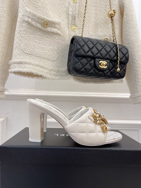 Chanel Pendant Pearl Chain Slippers Classic Rhombus Design