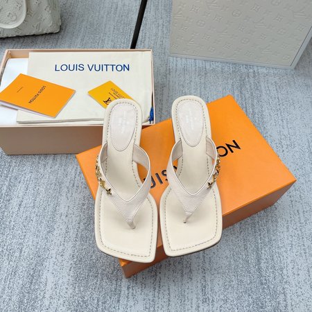 Louis Vuitton Slgnature Thong series slippers