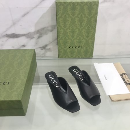 Gucci slippers