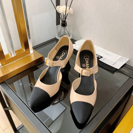 Chanel wrinkled patent leather sandals