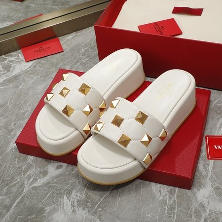 Valentino Thick sole series slippers