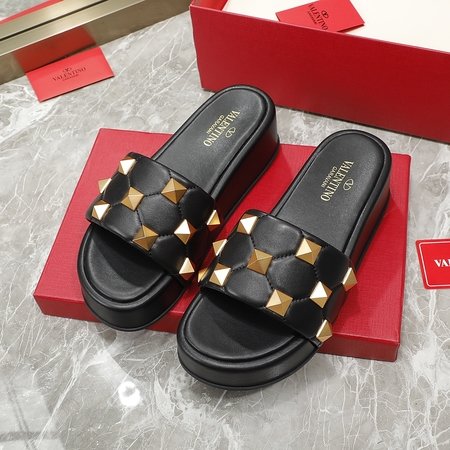 Valentino Thick sole series slippers