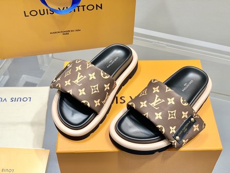 Louis Vuitton Sandals slippers Pool Pillow