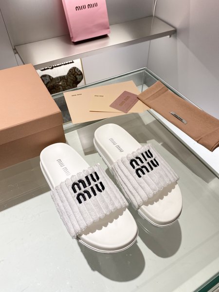 Miu Miu embroidered letter fur slippers