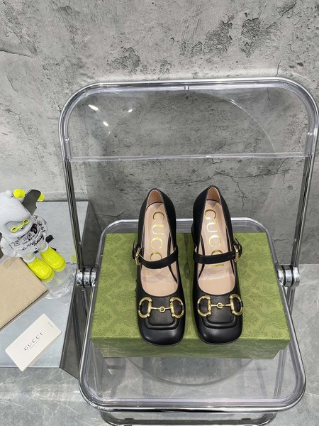Gucci High heel