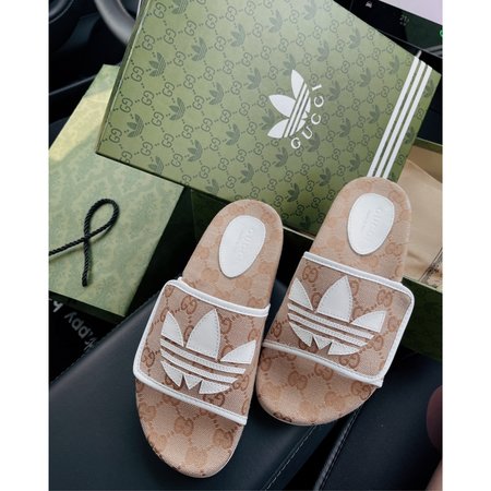 Gucci x Adidas Joint Slipper Clover Logo