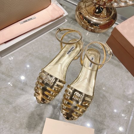 Miu Miu simple and elegant sandals