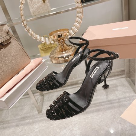 Miu Miu simple and elegant sandals