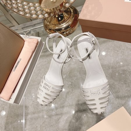 Miu Miu simple and elegant sandals