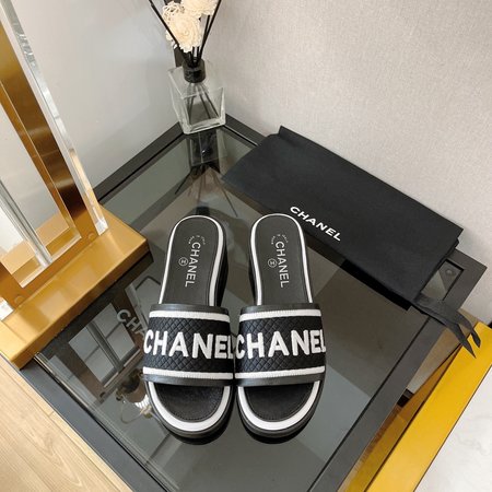 Chanel letter knit slippers