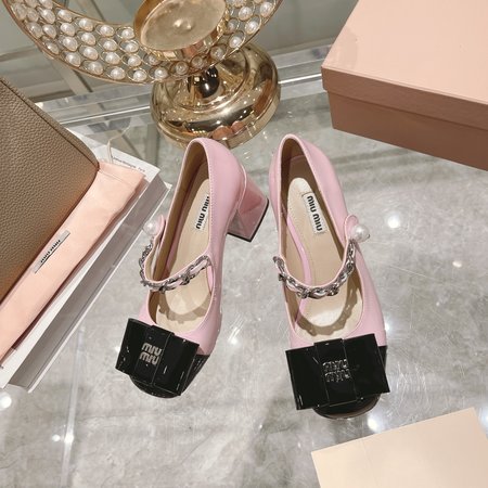 Miu Miu Square Toe Chunky Chain Pearl Mary Janes
