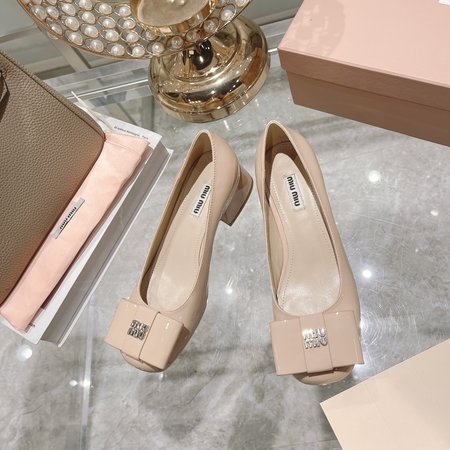 Miu Miu Square Toe Chunky Chain Pearl Mary Janes