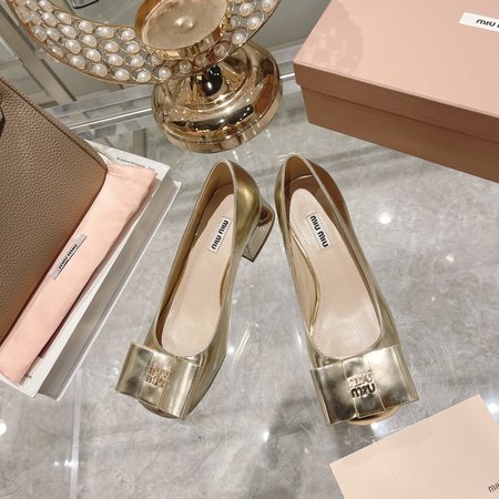 Miu Miu Square Toe Chunky Chain Pearl Mary Janes