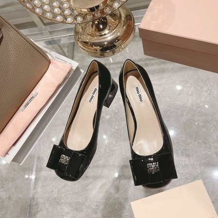Miu Miu Square Toe Chunky Chain Pearl Mary Janes