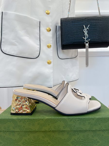 Gucci GG cutout water ripple slippers