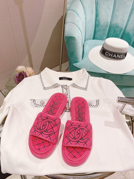 Chanel flat chunky heel slippers