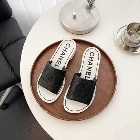 Chanel leather slippers