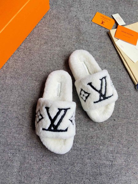 Louis Vuitton real wool fur slippers