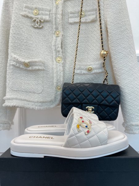 Chanel CC Logo Sliders in Lambskin