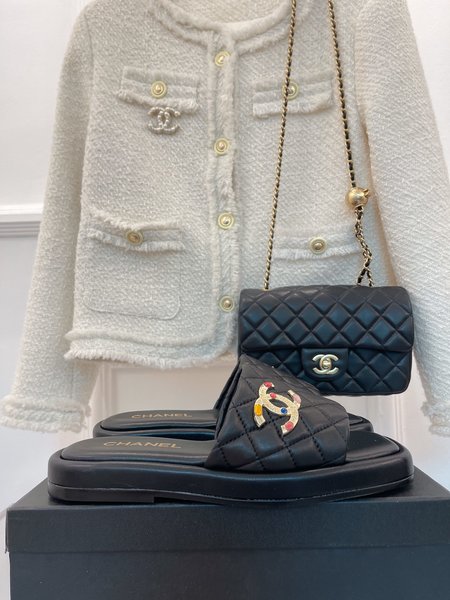 Chanel CC Logo Sliders in Lambskin