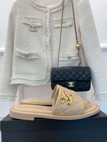 Chanel CC Logo Sliders in Lambskin