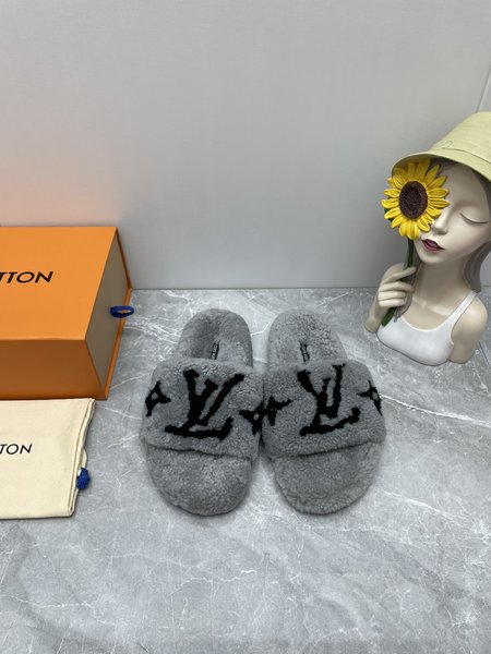 Louis Vuitton wool slippers genuine leather lambswool