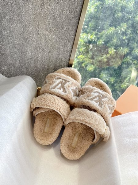 Louis Vuitton Lamb fur slippers