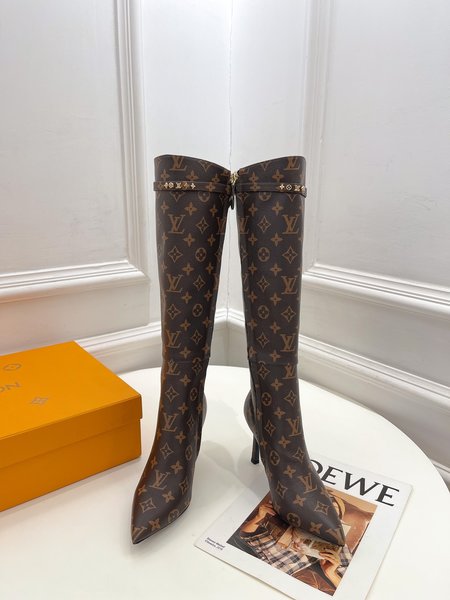 Louis Vuitton pointed boots