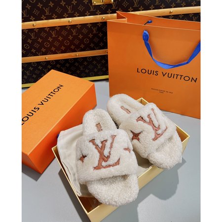 Louis Vuitton Fur slippers