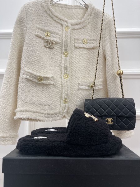 Chanel slippers