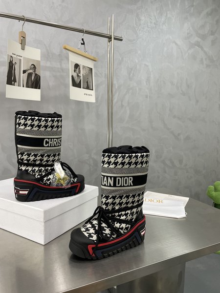 Dior snow boots, high down boots