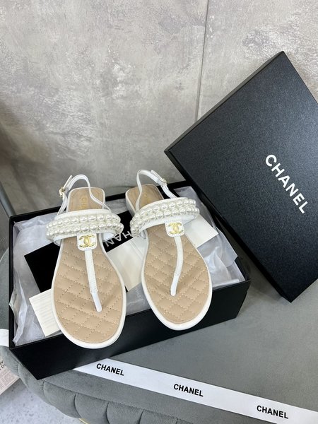 Chanel CC thong sandals