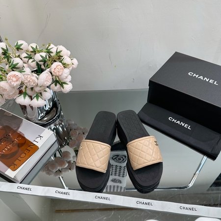 Chanel casual slippers