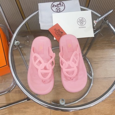 Hermes Aloha sandals