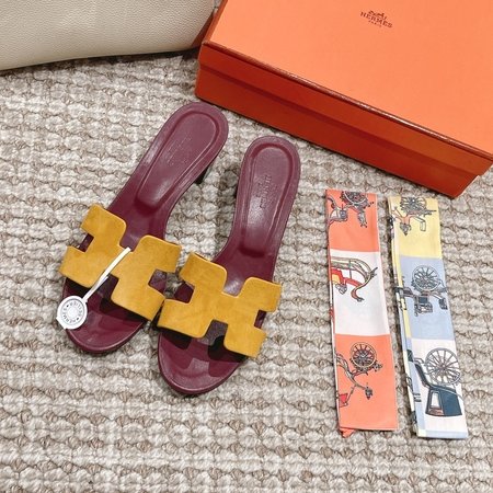 Hermes Oasis sandals