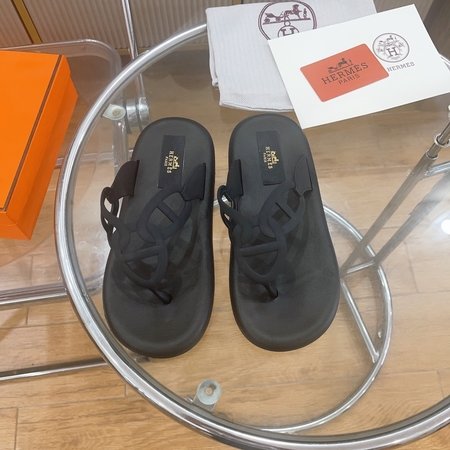 Hermes Aloha sandals