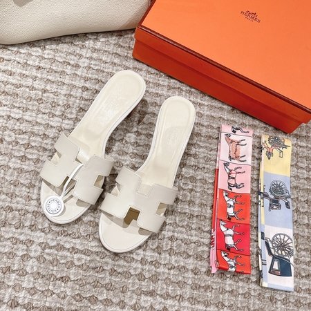 Hermes Oasis sandals