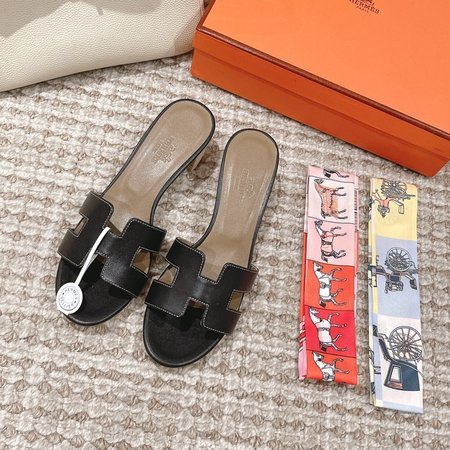 Hermes Oasis sandals