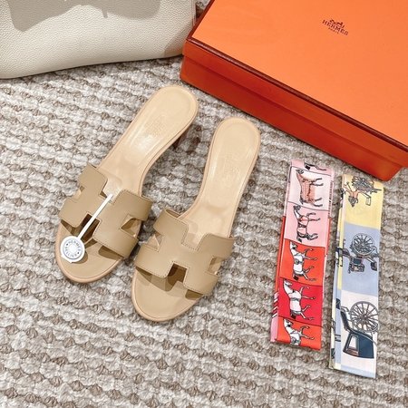 Hermes Oasis sandals