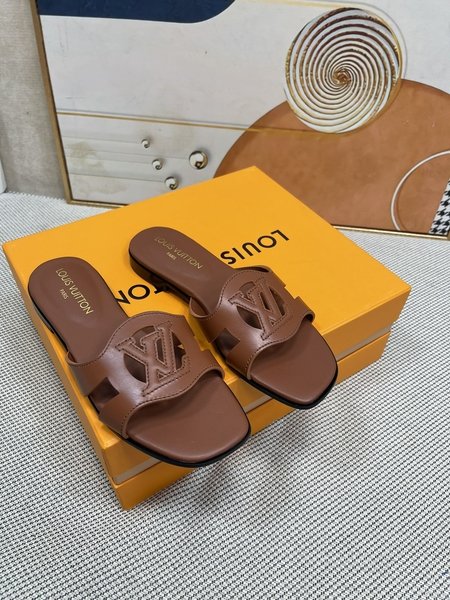 Louis Vuitton Sheep lined slippers